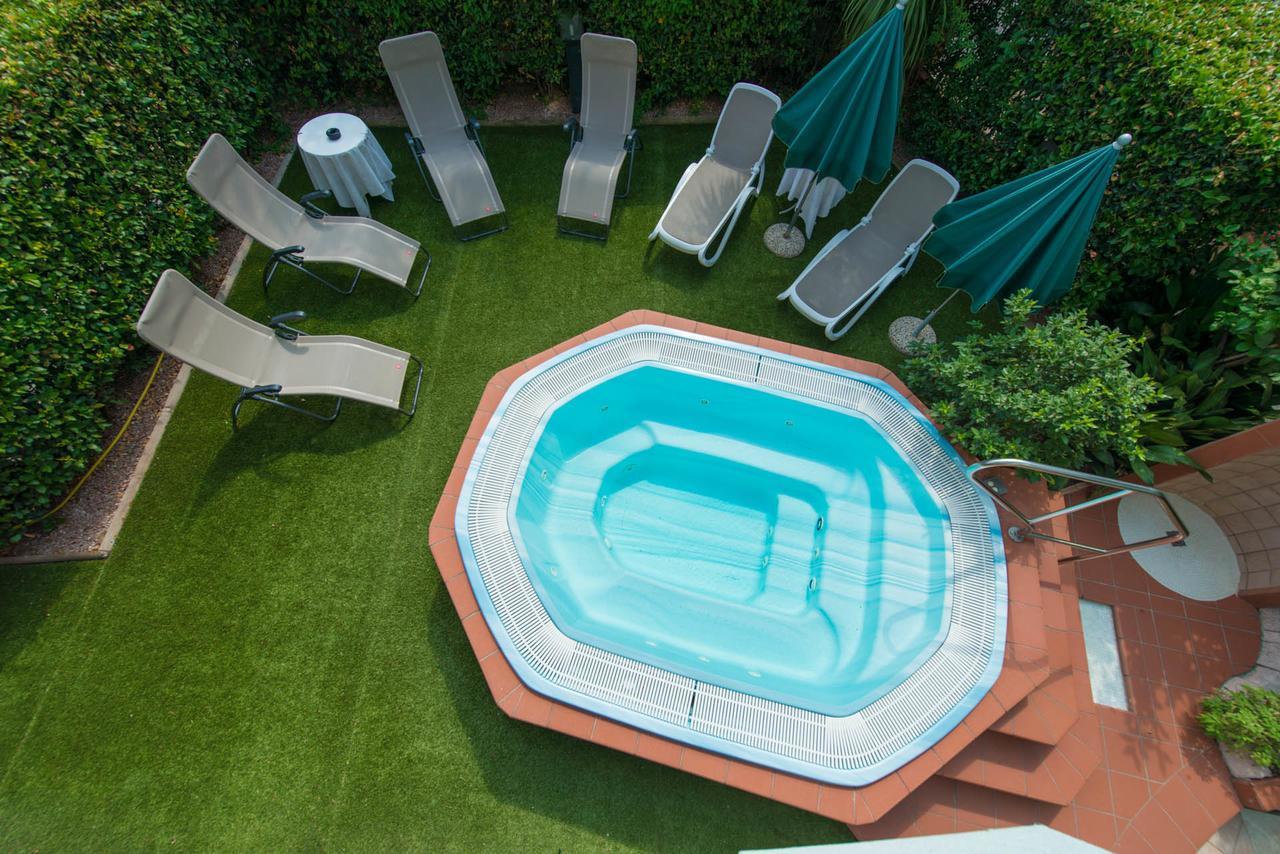 Hotel Venezia Malcesine Bagian luar foto