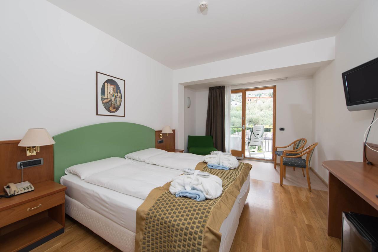 Hotel Venezia Malcesine Bagian luar foto