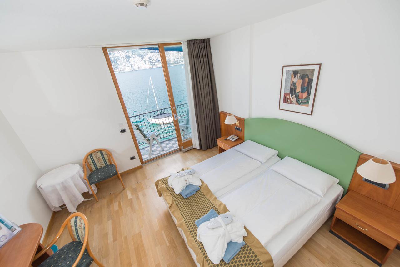 Hotel Venezia Malcesine Bagian luar foto