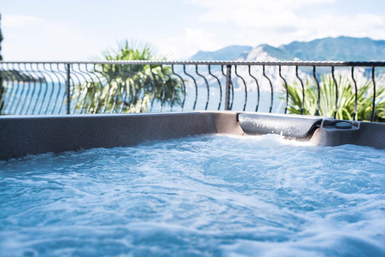 Hotel Venezia Malcesine Bagian luar foto
