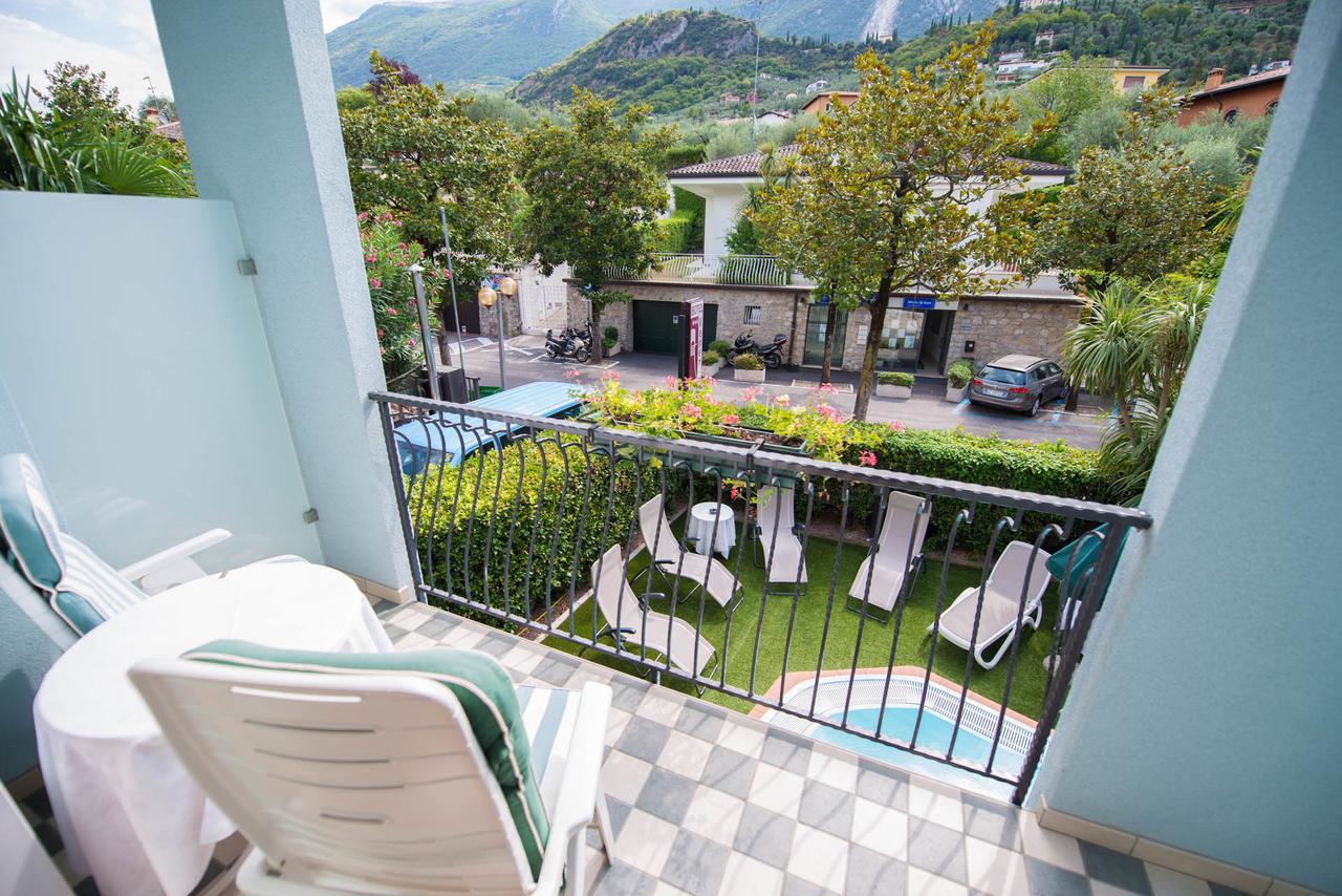Hotel Venezia Malcesine Bagian luar foto
