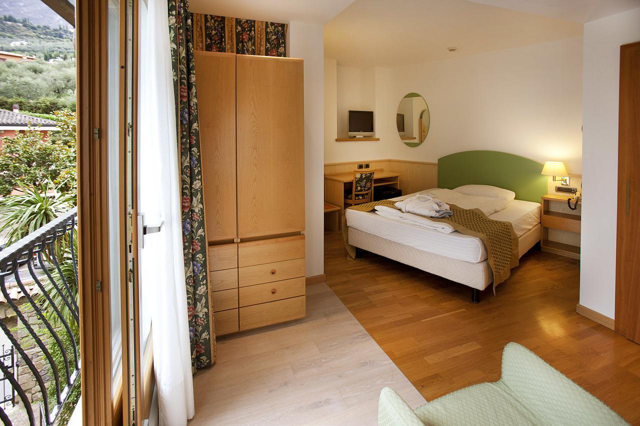 Hotel Venezia Malcesine Bagian luar foto